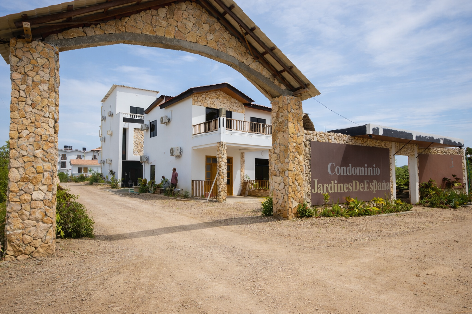Entrada Real Condominio Jardines de España